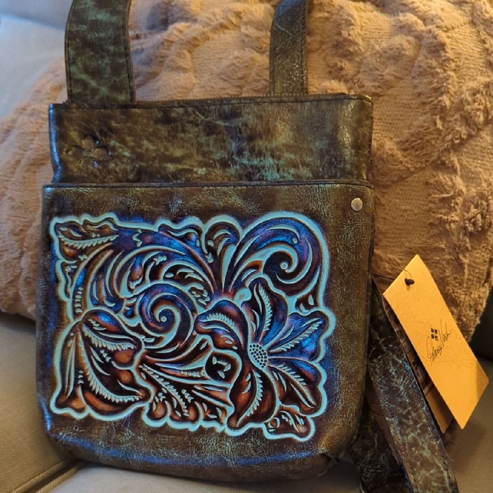 NWT Patricia Nash Turquoise Tooled Floral Embossed Leather Sling